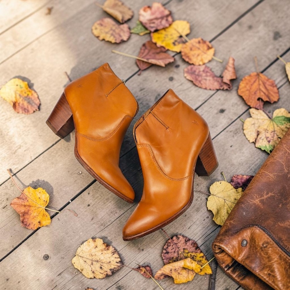 Frye Jennifer Cognac Leather Pointed Toe Ankle Boots 8M 3471345-COG